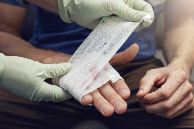 1 Day Emergency First Aid (10 Persons)